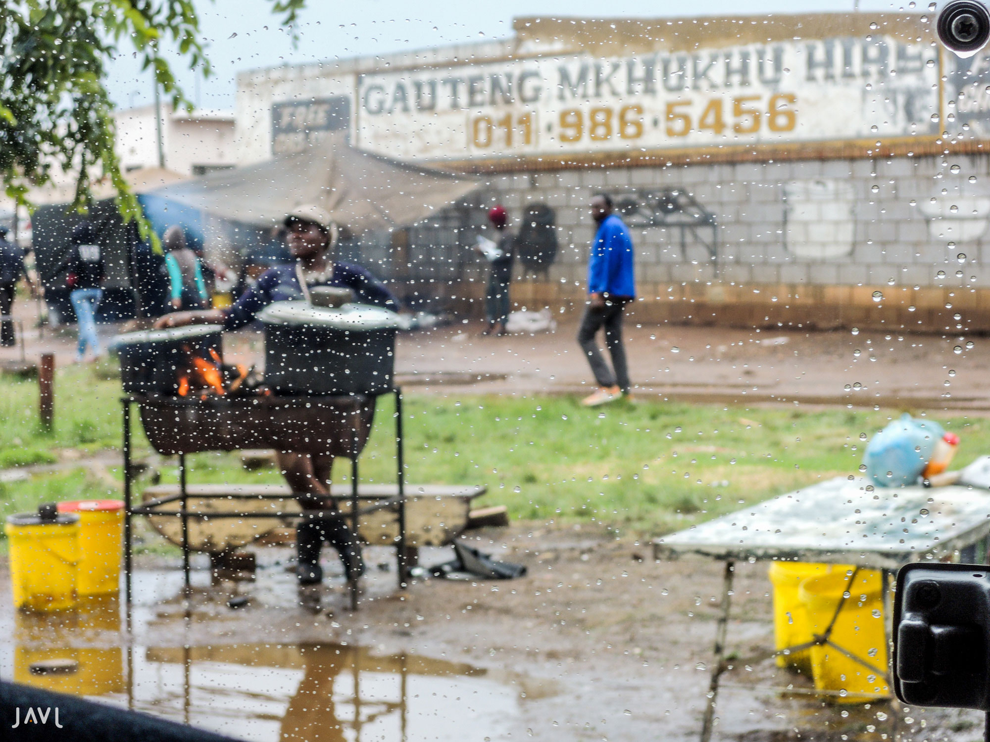 Llueve sobre las calles de Gauteng