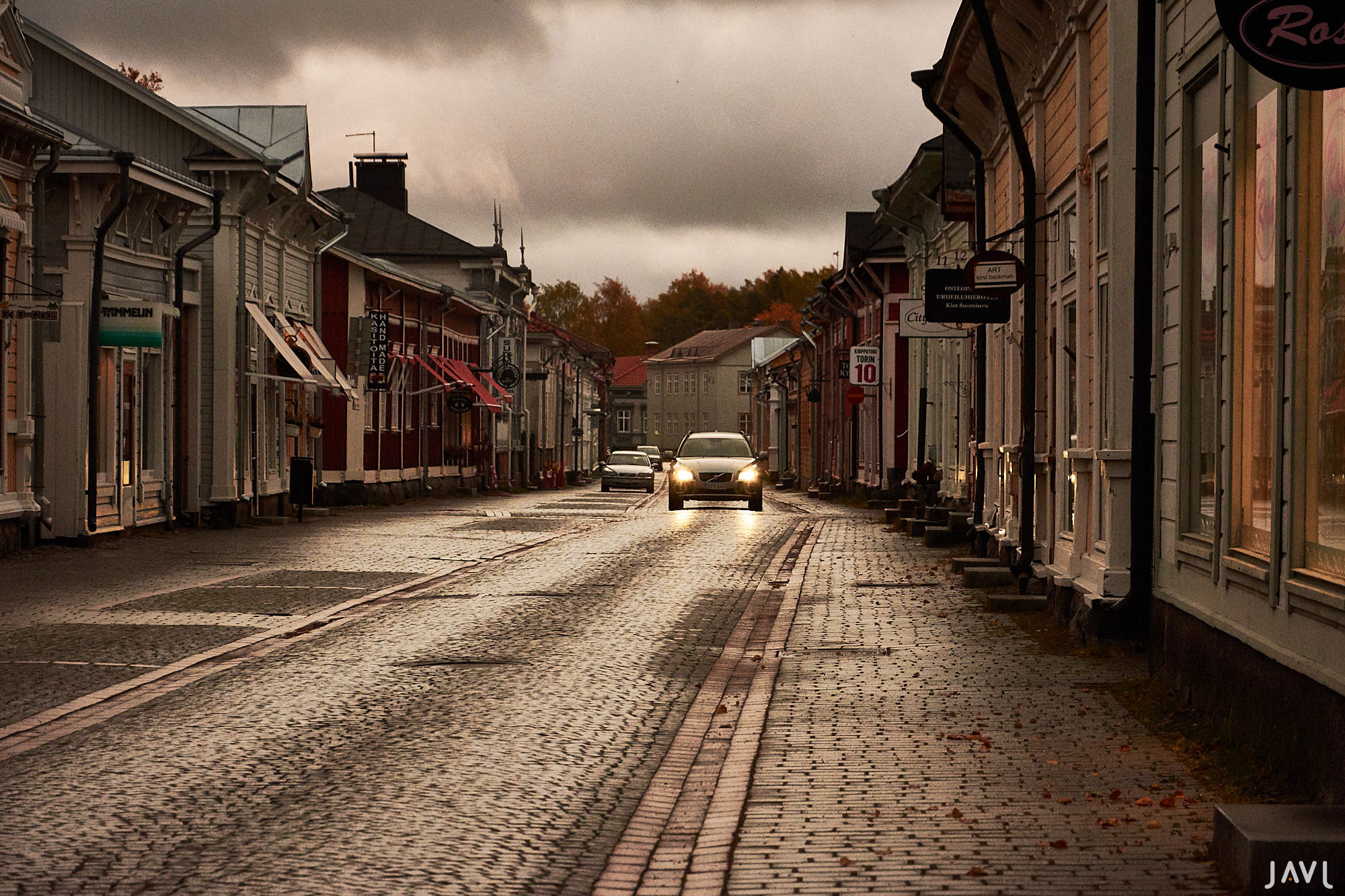 Un coche por las calles de Rauma
