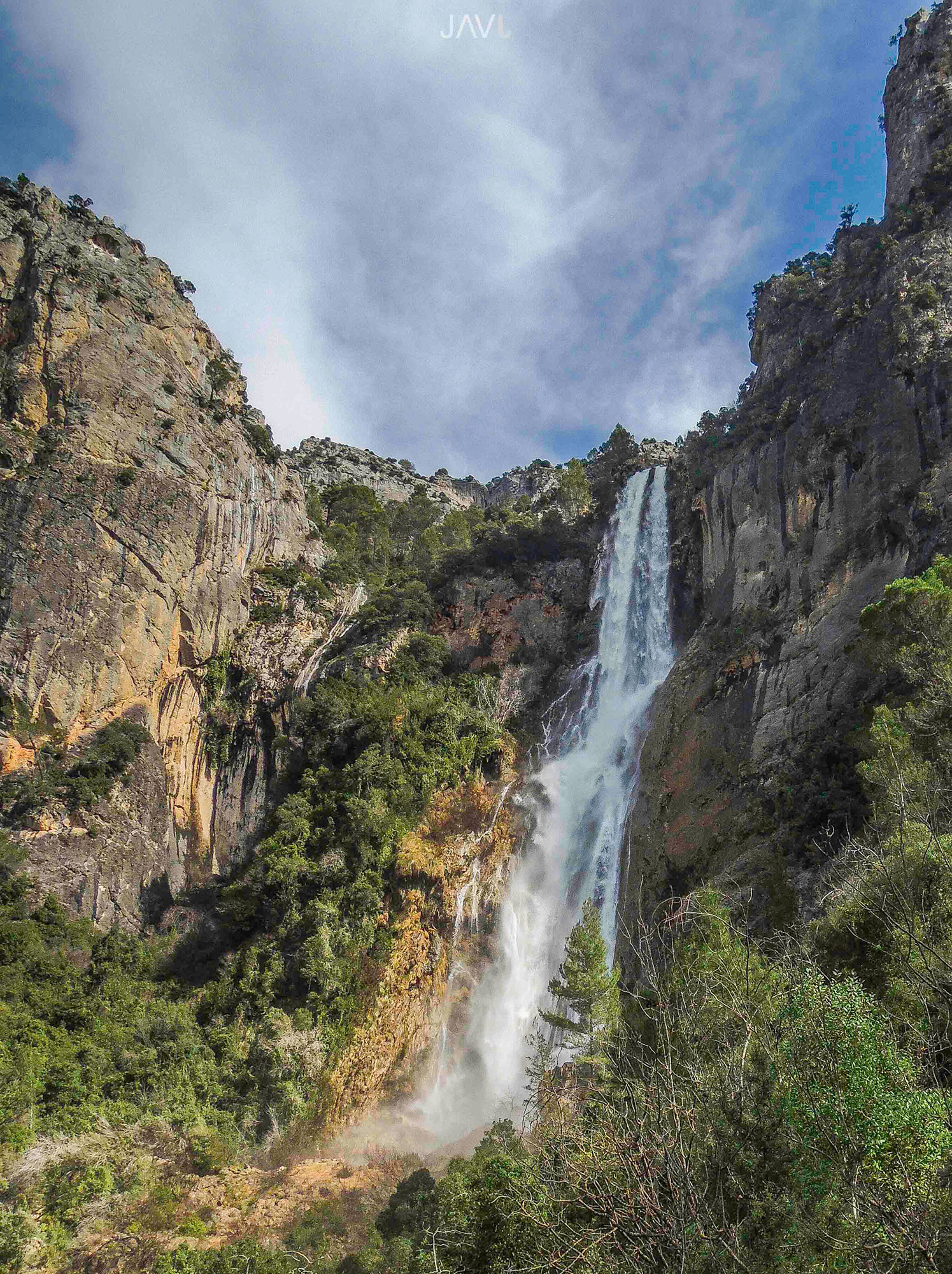 Cascada de la Osera en la sierra de las Villas