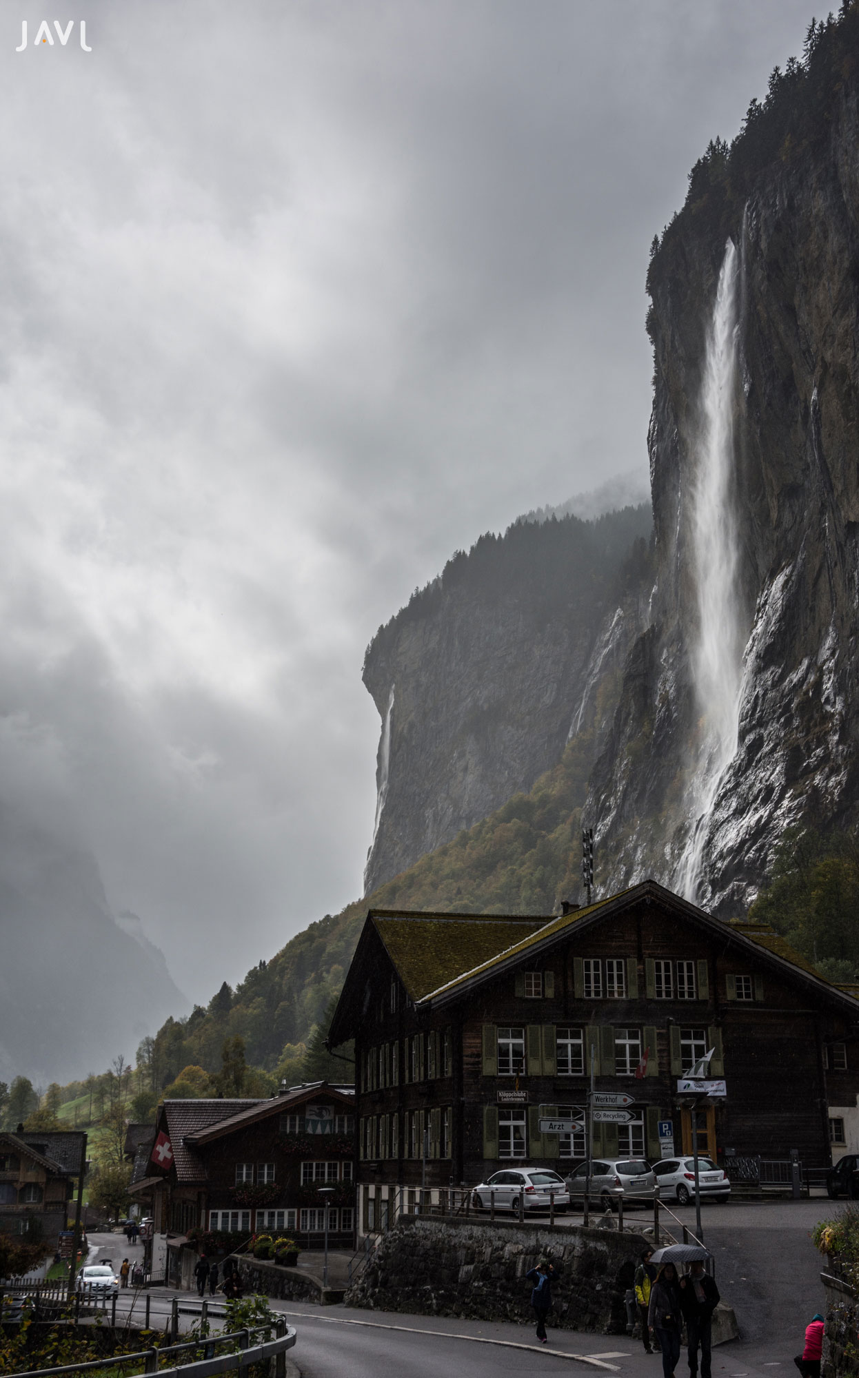 Lauterbrunnen el valle de las 72 cascadas